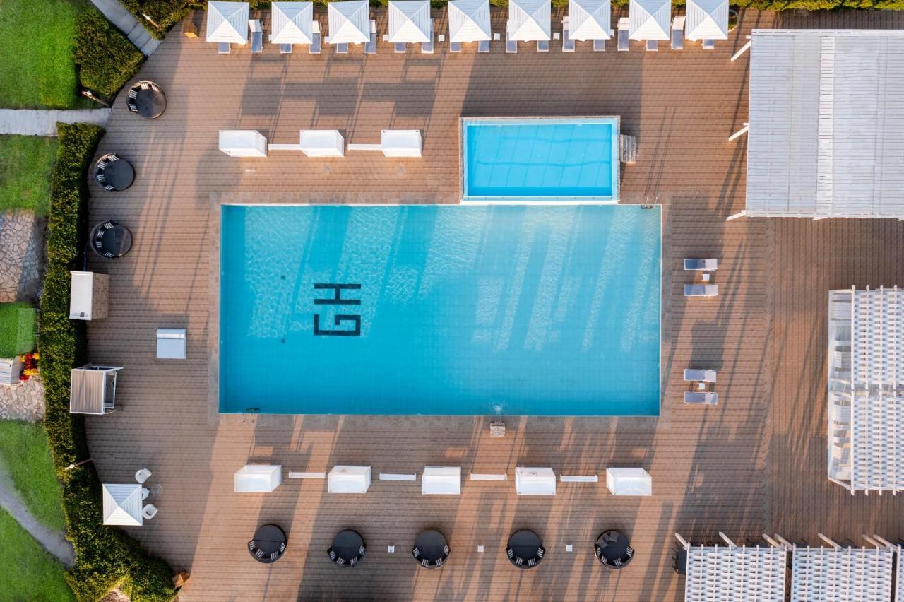 Galaxy Hotel Порто Хели Екстериор снимка