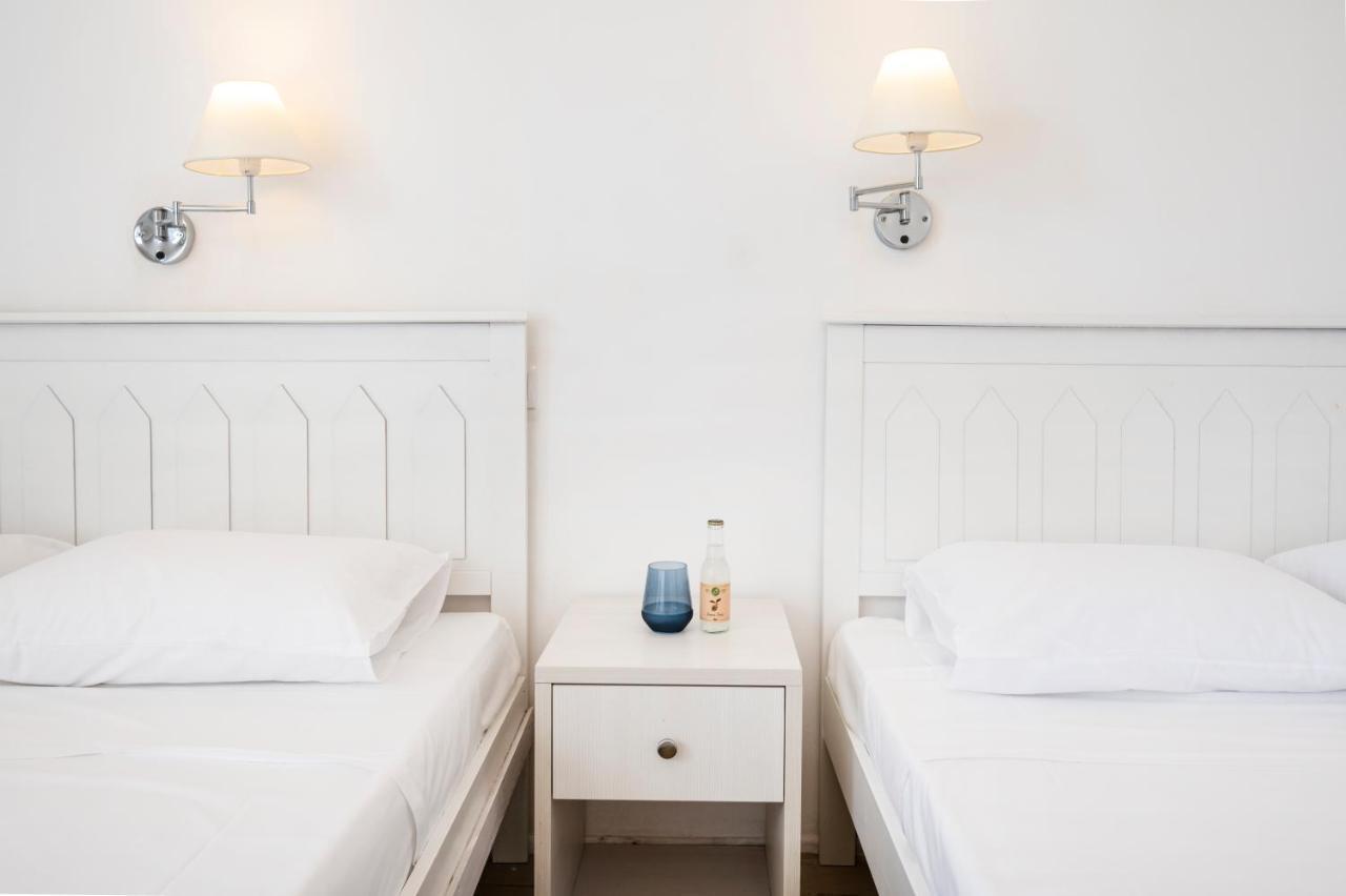 Galaxy Hotel Порто Хели Екстериор снимка
