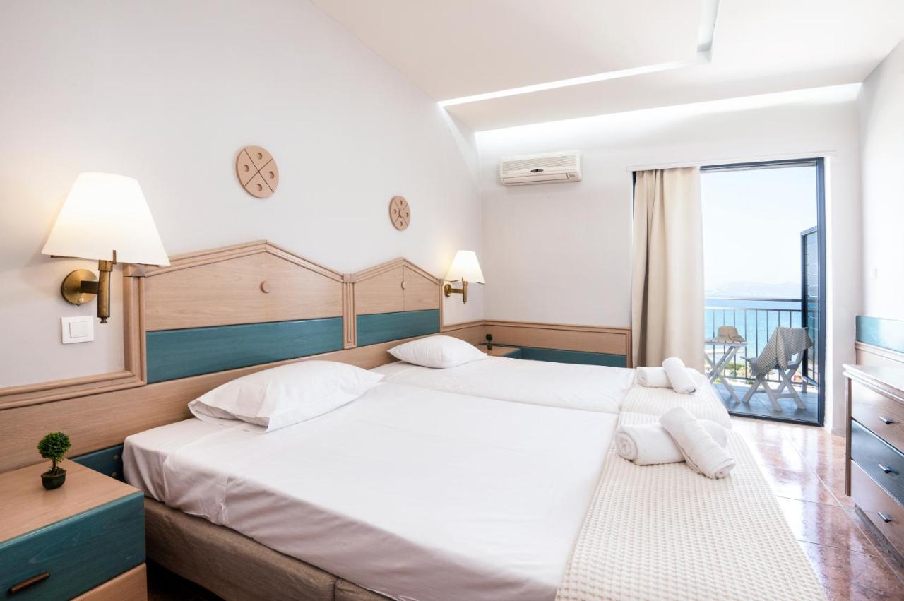 Galaxy Hotel Порто Хели Екстериор снимка